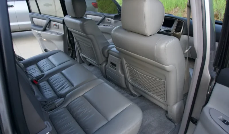 
								2003 Toyota Land Cruiser UZJ100 full									
