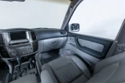 
										2007 Toyota Land Cruiser UZJ100 full									
