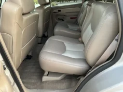 
										2004 GMC Yukon Denali 1500 Luxury full									