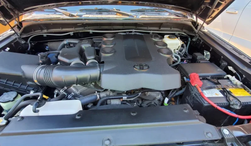 
								2014 Toyota FJ Cruiser full									