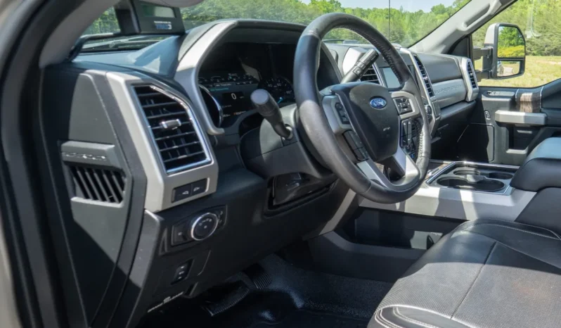 
								2018 Ford F-450 Super Duty Lariat Crew Cab Power Stroke Dually 4×4 Flatbed full									