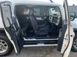
										2012 Toyota FJ Cruiser full									