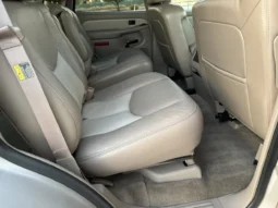 
										2004 GMC Yukon Denali 1500 Luxury full									