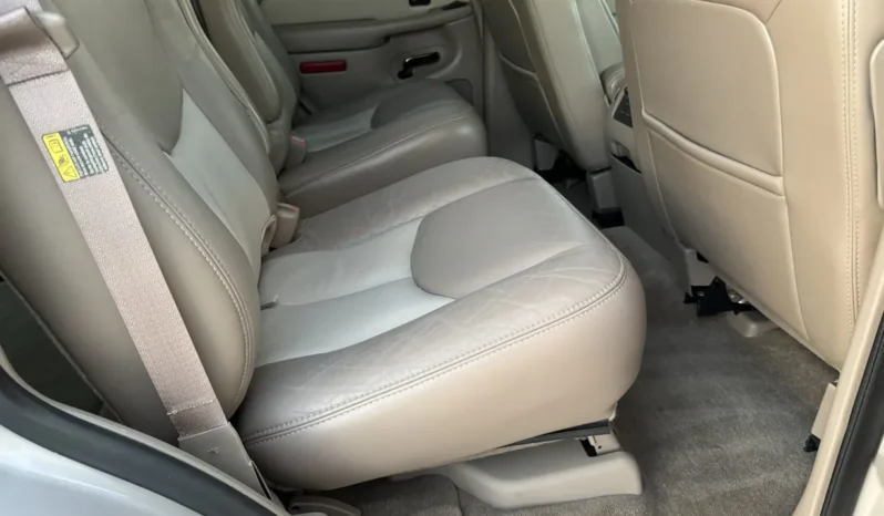 
								2004 GMC Yukon Denali 1500 Luxury full									
