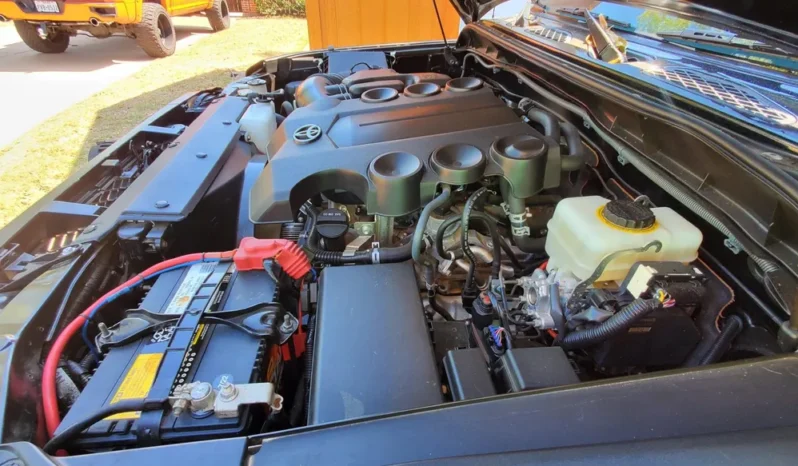 
								2014 Toyota FJ Cruiser full									