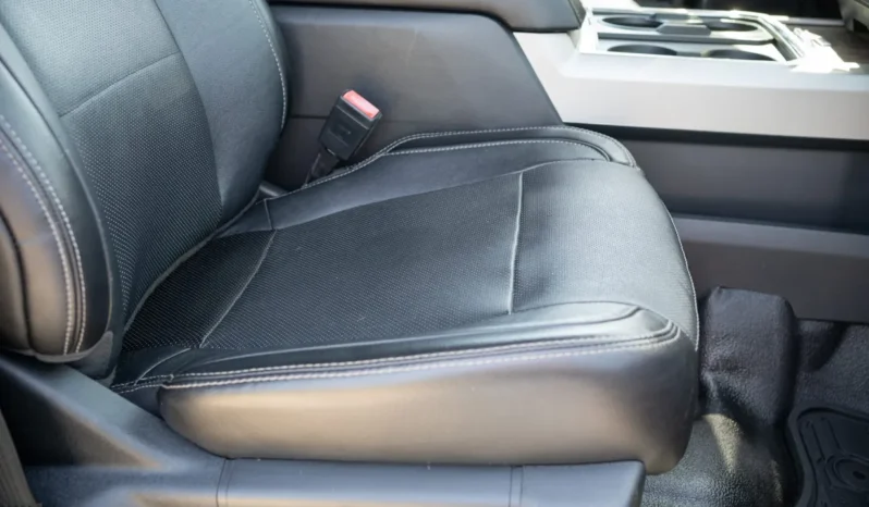 
								2018 Ford F-450 Super Duty Lariat Crew Cab Power Stroke Dually 4×4 Flatbed full									