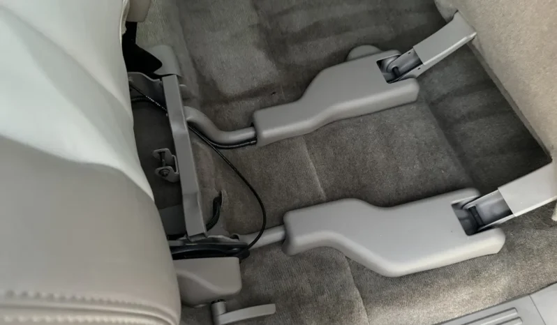 
								2004 GMC Yukon Denali 1500 Luxury full									