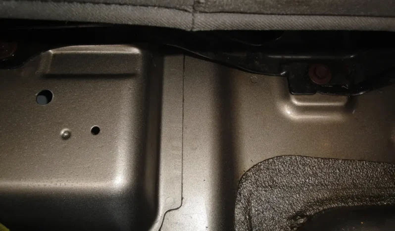 
								2004 Jeep Wrangler Sahara full									