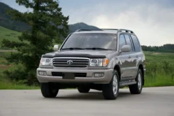 
										2003 Toyota Land Cruiser UZJ100 full									