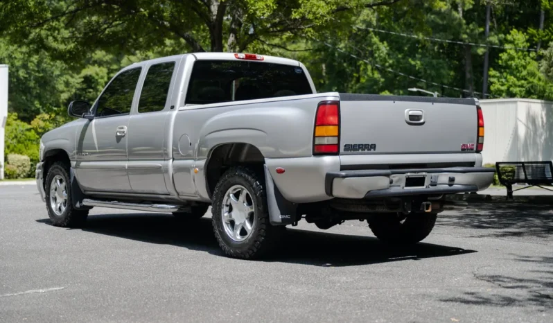 
								2004 GMC Sierra 1500 Denali Extended Cab full									