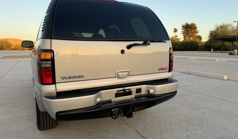 
								2004 GMC Yukon Denali 1500 Luxury full									