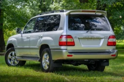 
										2007 Toyota Land Cruiser UZJ100 full									