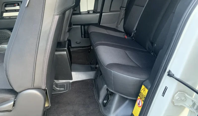 
								2012 Toyota FJ Cruiser full									