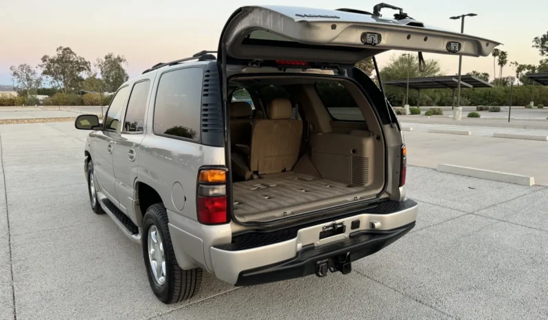 
								2004 GMC Yukon Denali 1500 Luxury full									