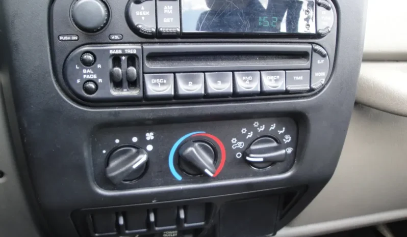 
								2004 Jeep Wrangler Sahara full									