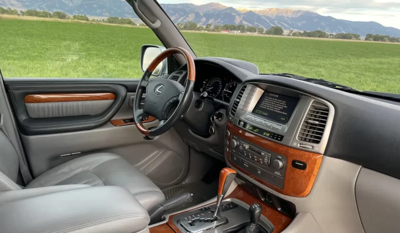 
								2004 Lexus LX470 full									