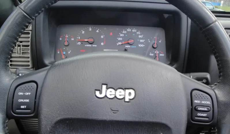 
								2004 Jeep Wrangler Sahara full									