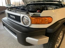 
										2012 Toyota FJ Cruiser full									