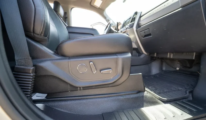 
								2018 Ford F-450 Super Duty Lariat Crew Cab Power Stroke Dually 4×4 Flatbed full									