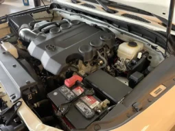 
										2012 Toyota FJ Cruiser full									