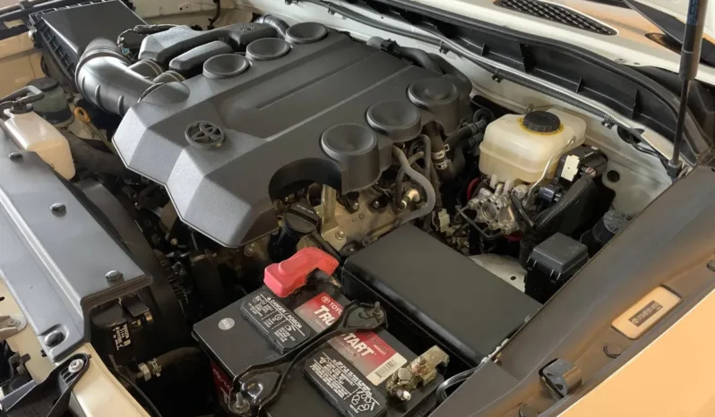 
								2012 Toyota FJ Cruiser full									