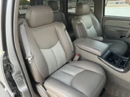 
										2004 GMC Yukon Denali 1500 Luxury full									