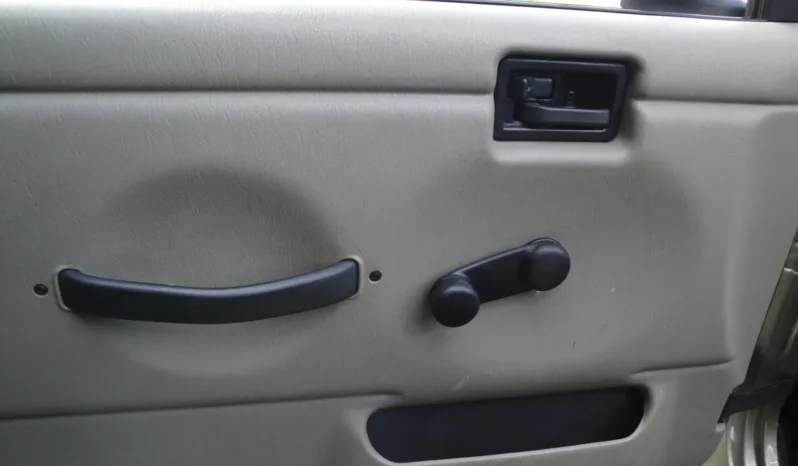 
								2004 Jeep Wrangler Sahara full									