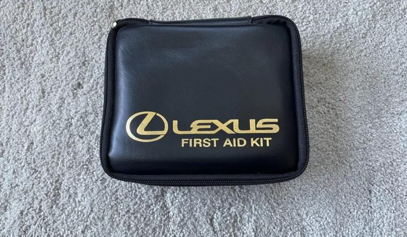 
								2004 Lexus LX470 full									