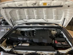 
										2012 Toyota FJ Cruiser full									