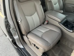 
										2004 GMC Yukon Denali 1500 Luxury full									