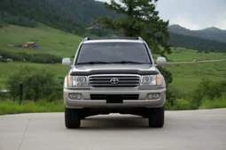 
										2003 Toyota Land Cruiser UZJ100 full									