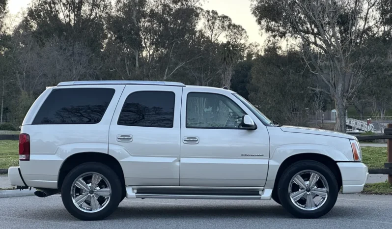 
								2004 Cadillac Escalade GMT800 AWD full									