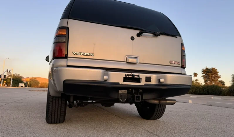 
								2004 GMC Yukon Denali 1500 Luxury full									