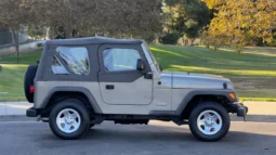 
										2005 Jeep Wrangler SE 6-Speed full									