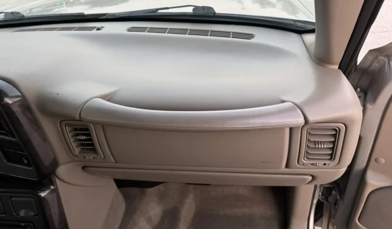 
								2004 GMC Yukon Denali 1500 Luxury full									