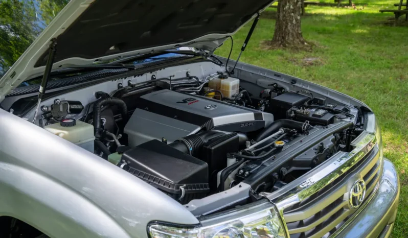 
								2007 Toyota Land Cruiser UZJ100 full									