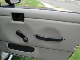 
										2004 Jeep Wrangler Sahara full									
