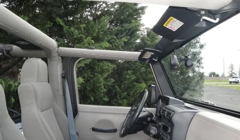
								2004 Jeep Wrangler Sahara full									