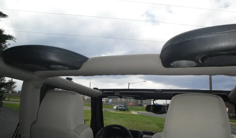 
								2004 Jeep Wrangler Sahara full									