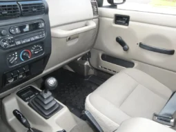 
										2004 Jeep Wrangler Sahara full									
