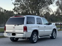 
										2004 Cadillac Escalade GMT800 AWD full									