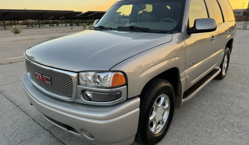 
								2004 GMC Yukon Denali 1500 Luxury full									