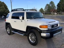 
										2012 Toyota FJ Cruiser full									