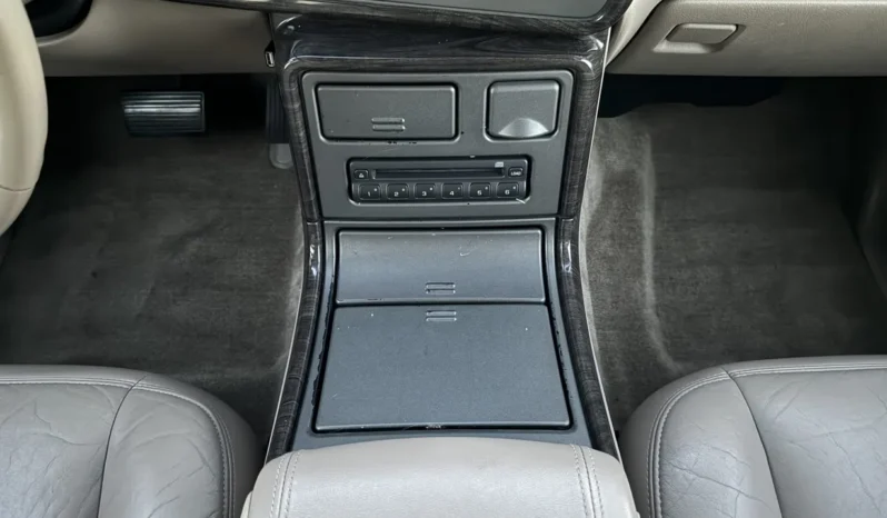 
								2004 GMC Yukon Denali 1500 Luxury full									