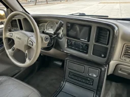 
										2004 GMC Yukon Denali 1500 Luxury full									