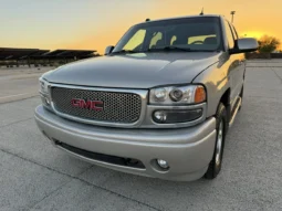 
										2004 GMC Yukon Denali 1500 Luxury full									