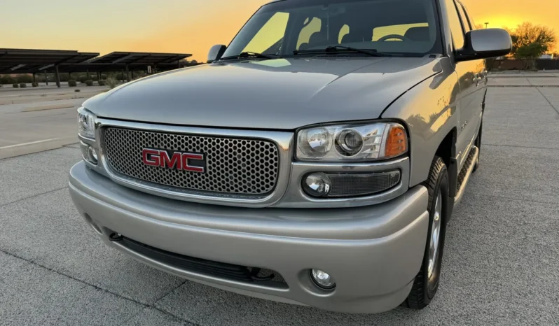 
								2004 GMC Yukon Denali 1500 Luxury full									