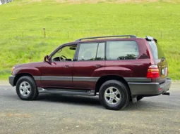 
										2001 Toyota Land Cruiser UZJ100 full									