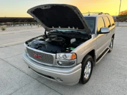 
										2004 GMC Yukon Denali 1500 Luxury full									