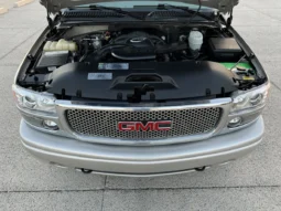 
										2004 GMC Yukon Denali 1500 Luxury full									
